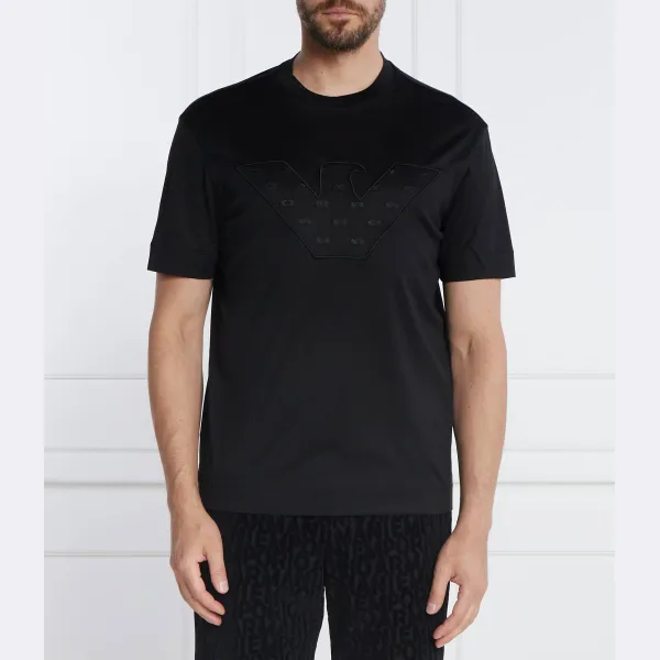 Футболка свободного кроя Emporio Armani, черный 
Футболка свободного кроя Emporio Armani, черный