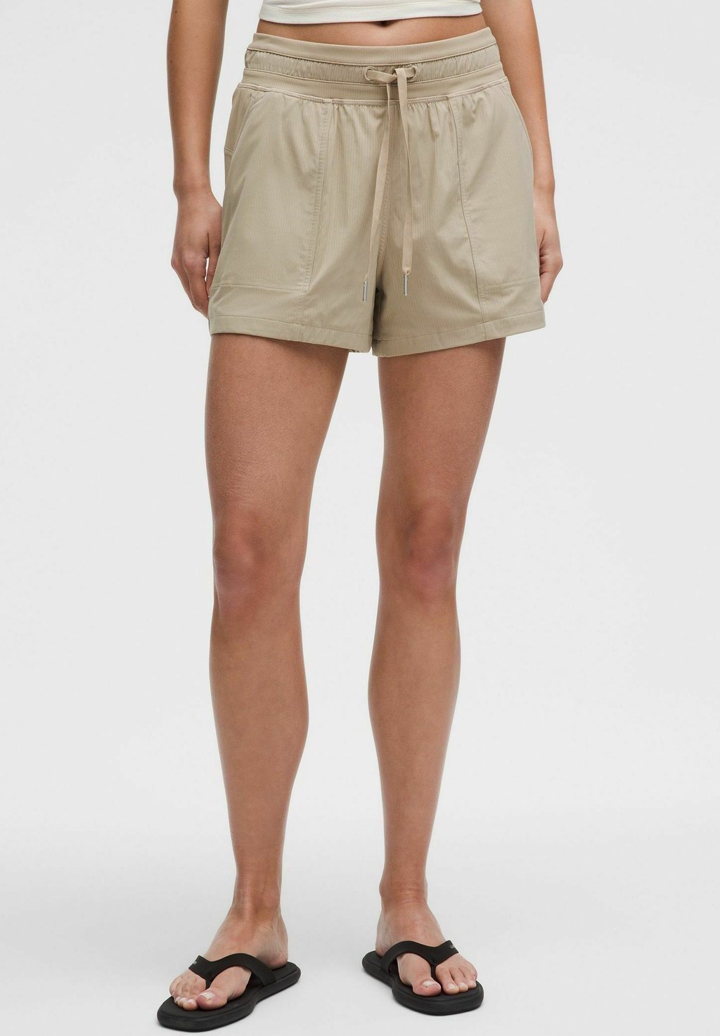 Спортивные шорты DANCE STUDIO lululemon, коричневый
Спортивные шорты DANCE STUDIO lululemon, коричневый