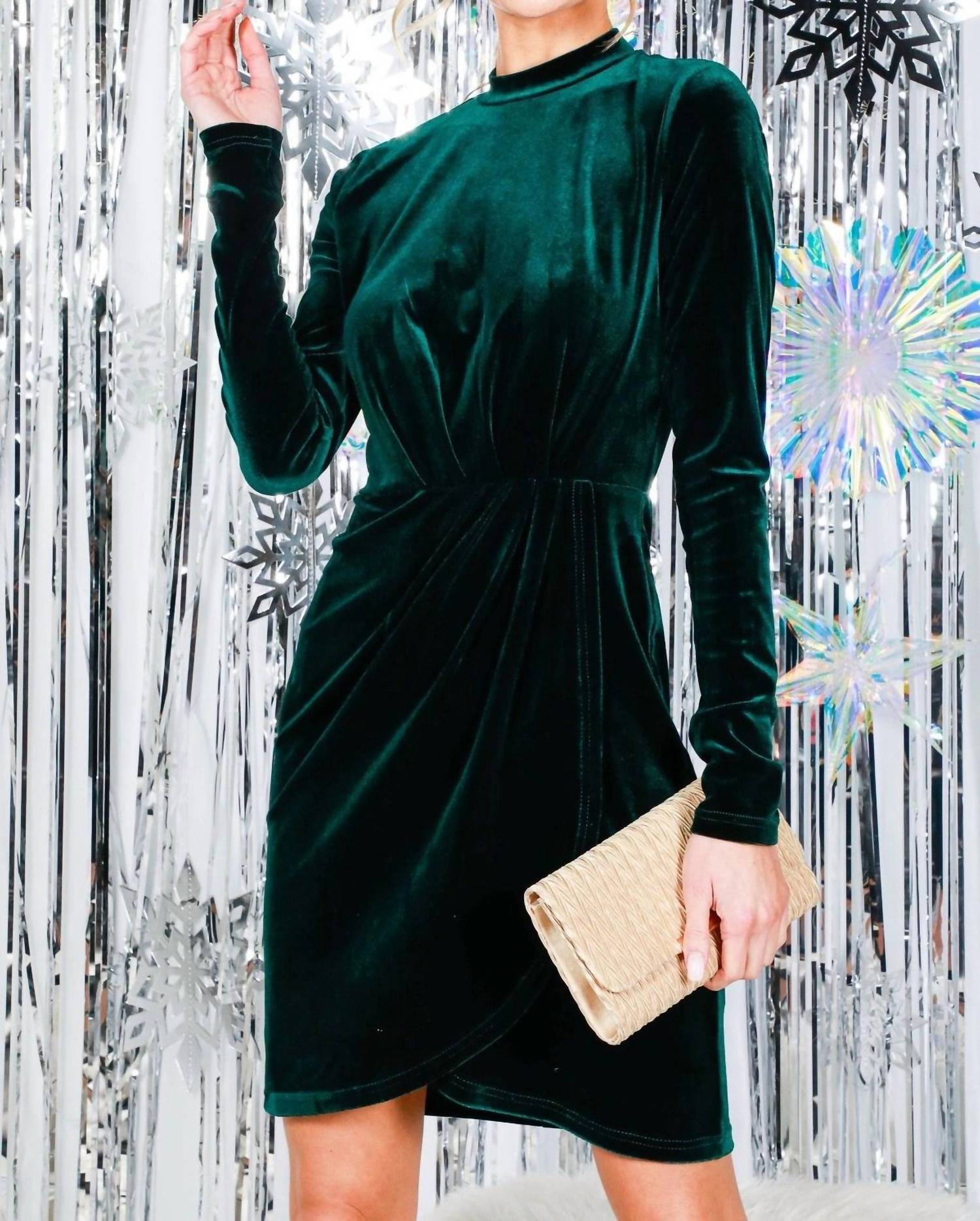 Облегающее платье с запахом в темно-зеленом цвете Hunter Green Vine & Love
Облегающее платье с запахом в темно-зеленом цвете Hunter Green Vine & Love