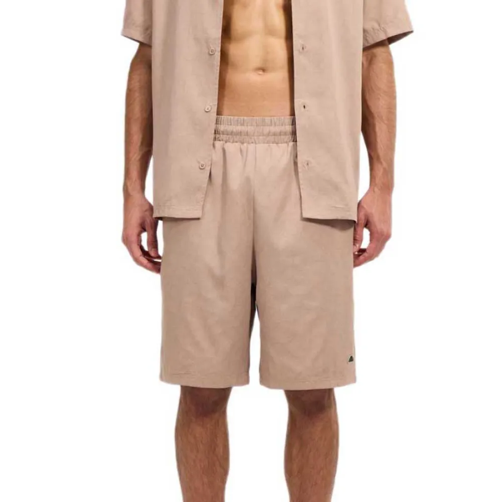 Шорты Ellesse Ravello shorts, бежевый
Шорты Ellesse Ravello shorts, бежевый