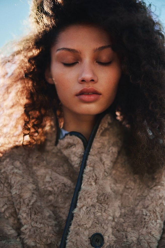 Флисовое пальто тедди H&M, бежевый 
Флисовое пальто тедди H&M, бежевый