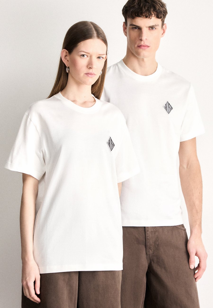 Футболка Lacoste UNISEX, Farine/Off-White, Белый, Футболка Lacoste UNISEX, Farine/Off-White
Футболка Lacoste UNISEX, Farine/Off-White, Белый, Футболка Lacoste UNISEX, Farine/Off-White