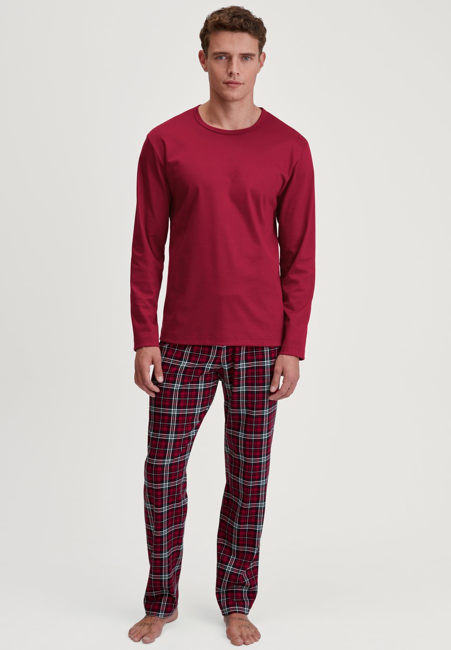Пижамный комплект Calida SET LANG, Rio Red/Dark Red
Пижамный комплект Calida SET LANG, Rio Red/Dark Red