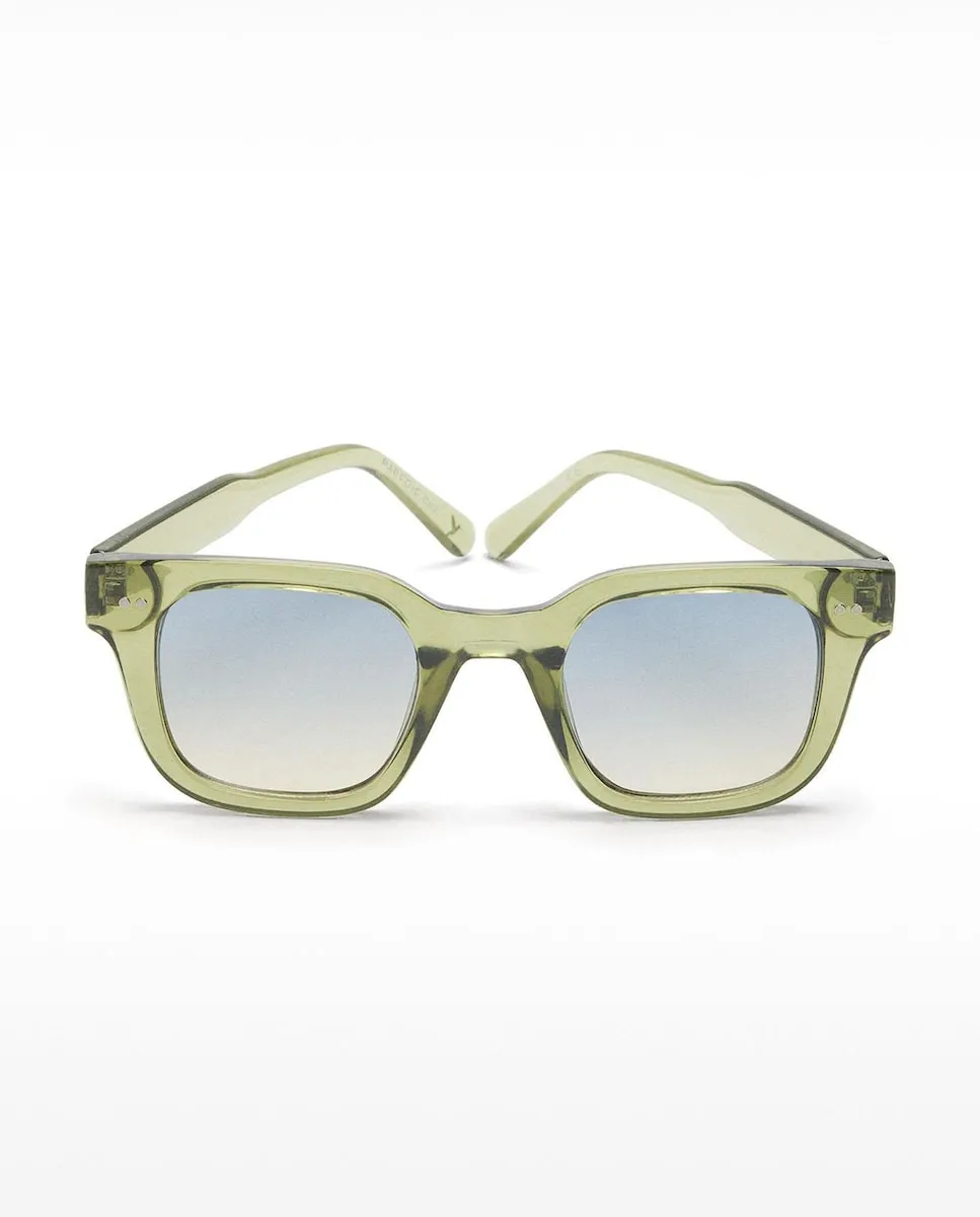 Женские солнцезащитные очки с УФ-защитой и квадратной формой в прозрачном зеленом цвете Parfois, зеленый
Женские солнцезащитные очки с УФ-защитой и квадратной формой в прозрачном зеленом цвете Parfois, зеленый