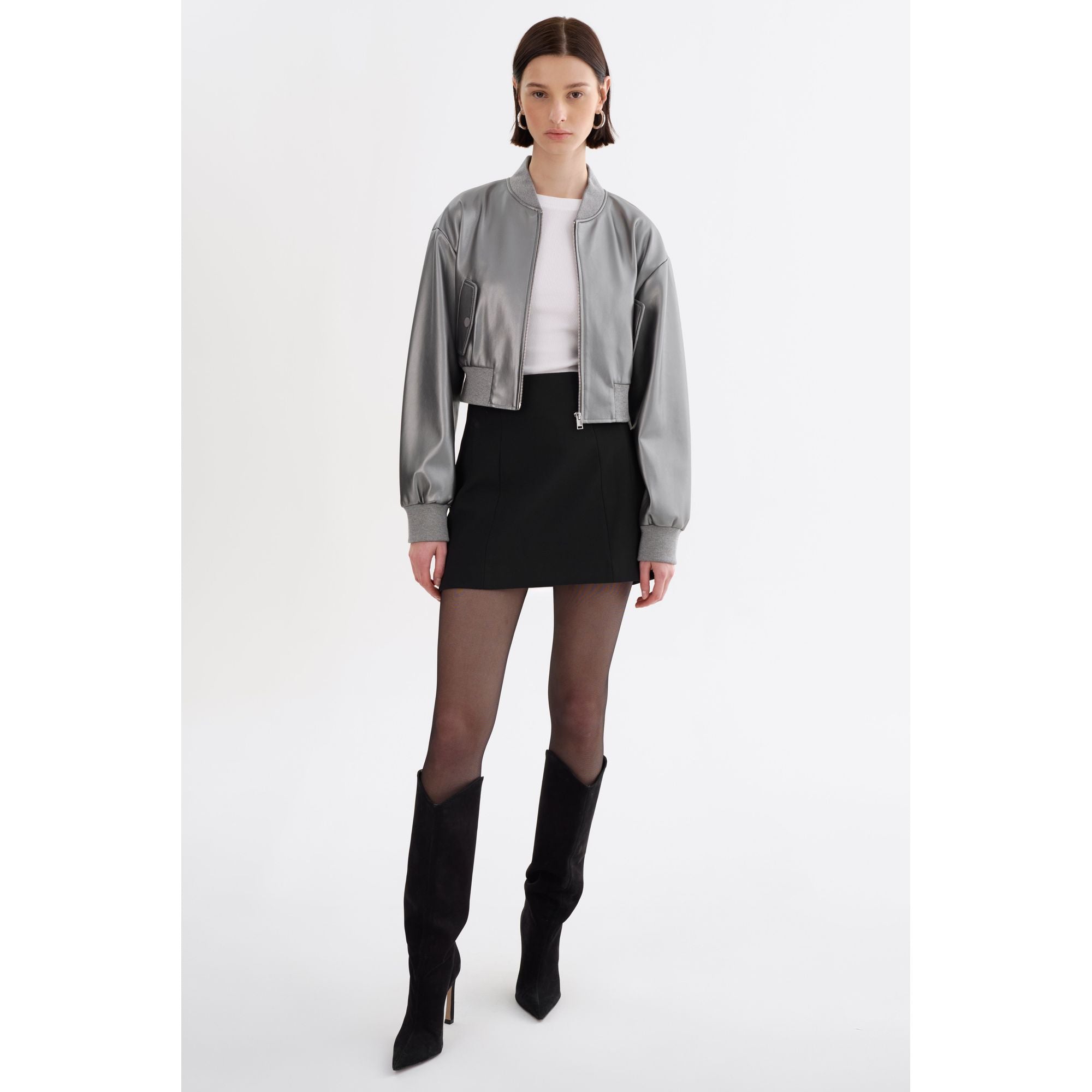 Эвелин | Кроп-бомбер из искусственной кожи Lamarque, Gunmetal
Эвелин | Кроп-бомбер из искусственной кожи Lamarque, Gunmetal