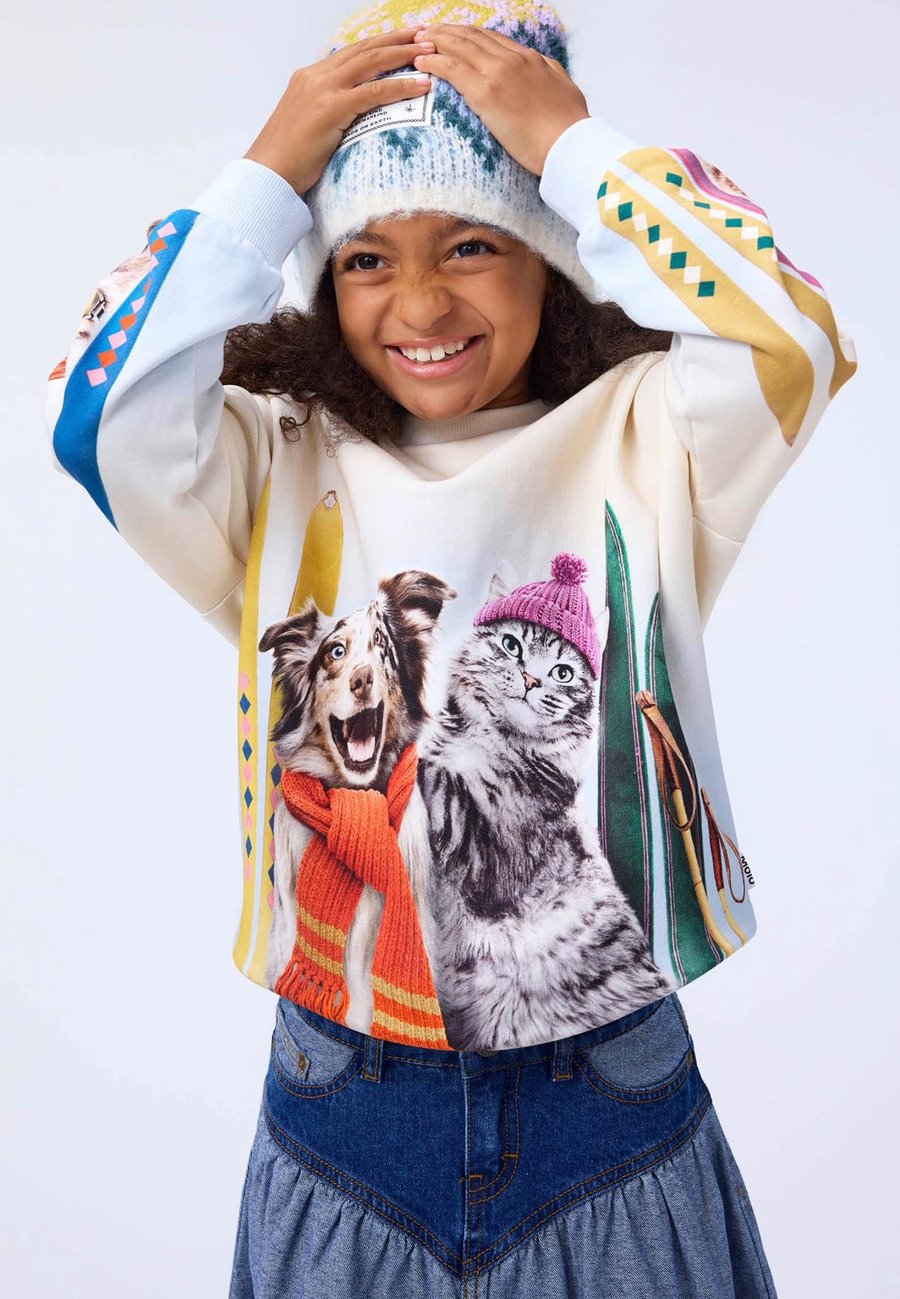 Толстовка Molo MAXI, Going Skiing/Light Blue
Толстовка Molo MAXI, Going Skiing/Light Blue