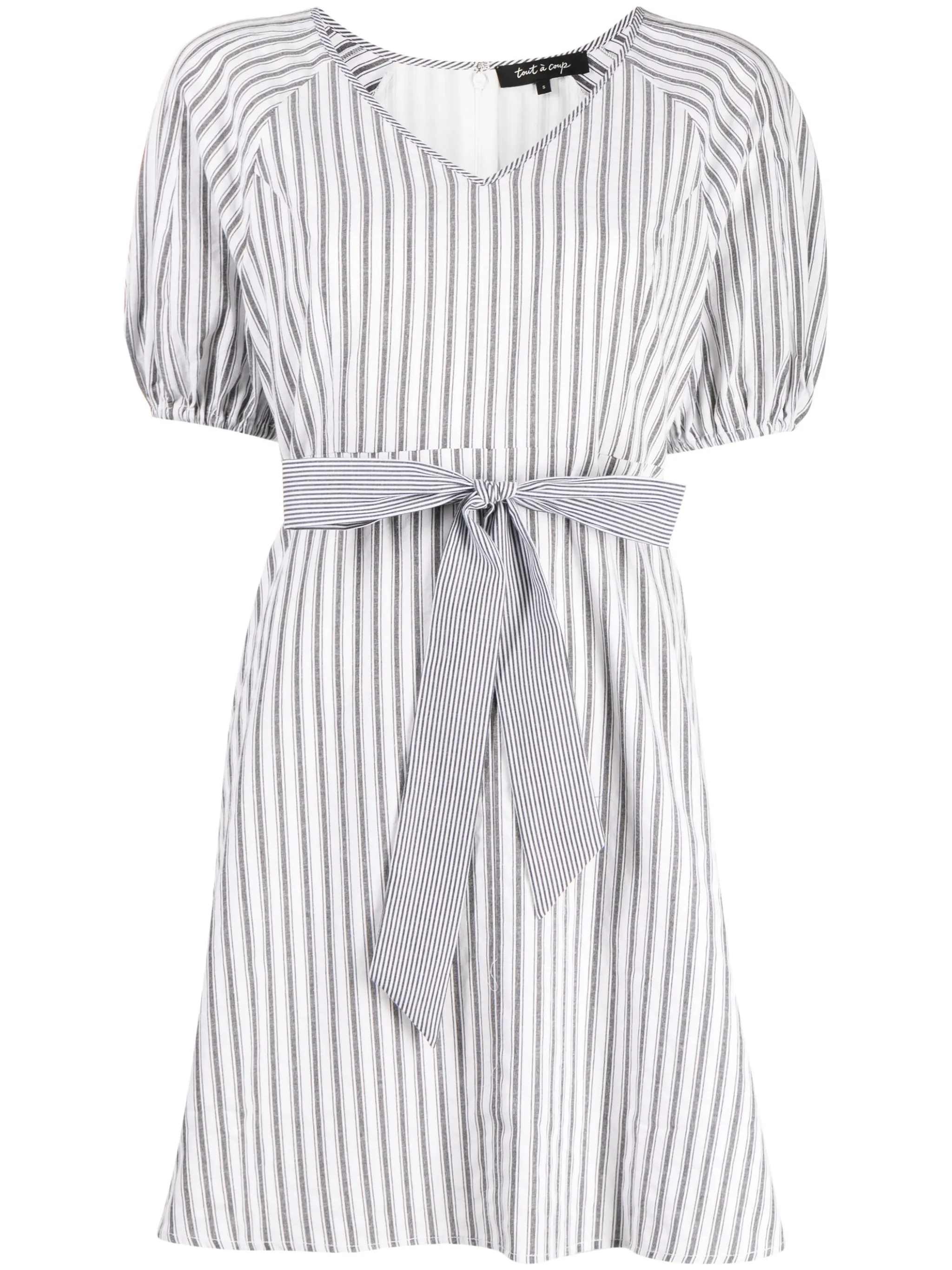 Платье с V-образным вырезом и короткими рукавами Tout A Coup, серый
Платье с V-образным вырезом и короткими рукавами Tout A Coup, серый