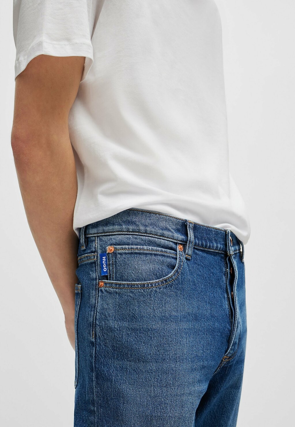 Джинсы прямого кроя BRODY Tapered Fit HUGO, темно-синий
Джинсы прямого кроя BRODY Tapered Fit HUGO, темно-синий