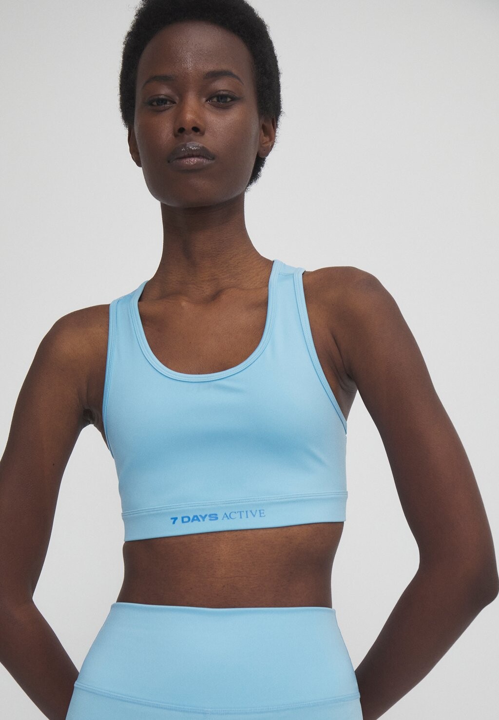Топ SIGNATURE 7 DAYS Active, светло-голубой
Топ SIGNATURE 7 DAYS Active, светло-голубой