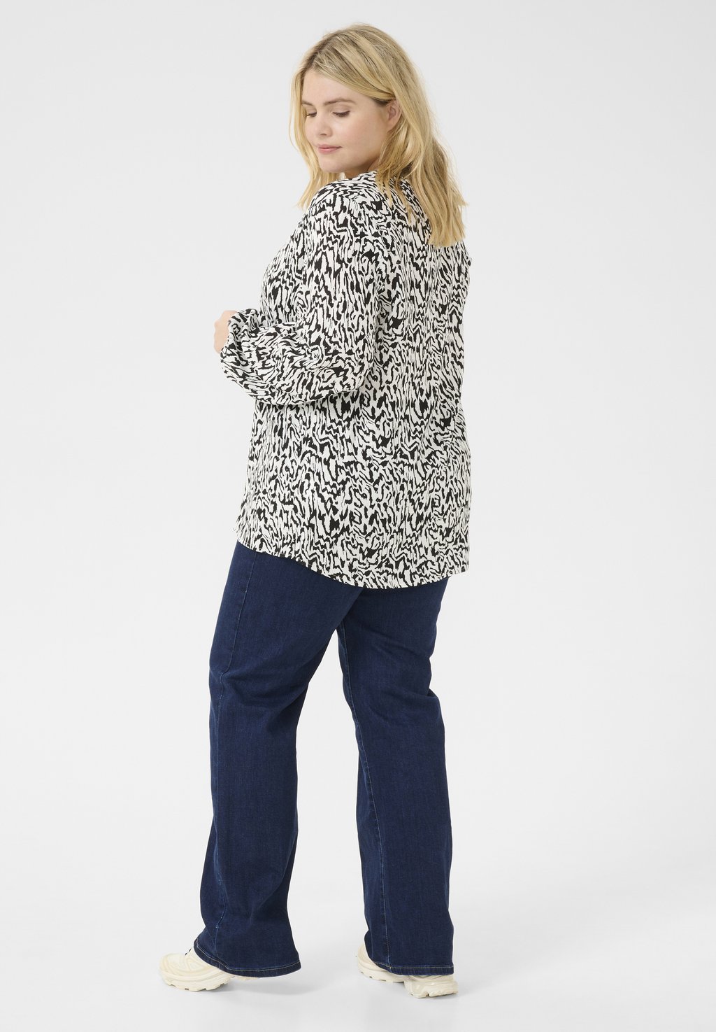 Блуза MAHLENA Kaffe Curve, белый 
Блуза MAHLENA Kaffe Curve, белый