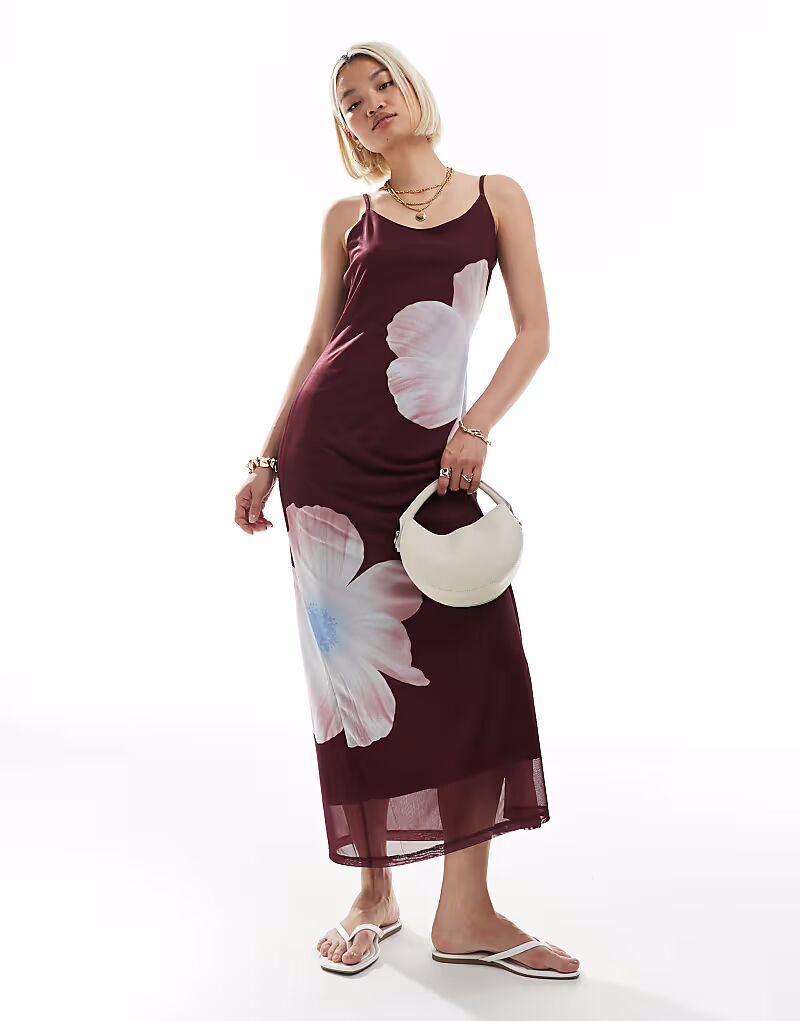 Платье-макси Vero Moda с сетчатыми бретелями и крупным цветочным принтом 
Платье-макси Vero Moda с сетчатыми бретелями и крупным цветочным принтом