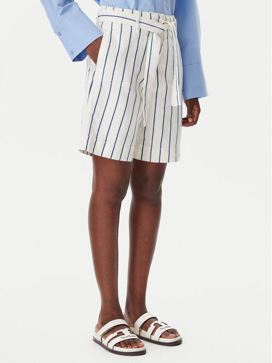 Шорты из ткани обычного кроя NP0A4IEW89S1 Napapijri, белый
Шорты из ткани обычного кроя NP0A4IEW89S1 Napapijri, белый