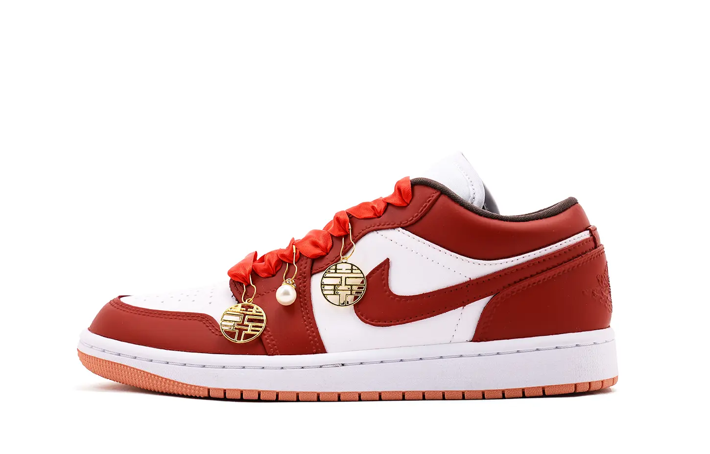 Jordan Air 1 Абразионно-стойкие поддерживающие низкие кроссовки Vintage Basketball Shoes Unisex красные белые
Jordan Air 1 Абразионно-стойкие поддерживающие низкие кроссовки Vintage Basketball Shoes Unisex красные белые