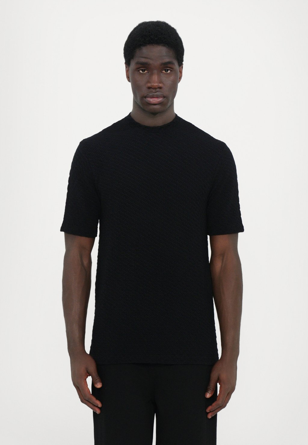 Базовая футболка Emporio Armani, черный
Базовая футболка Emporio Armani, черный