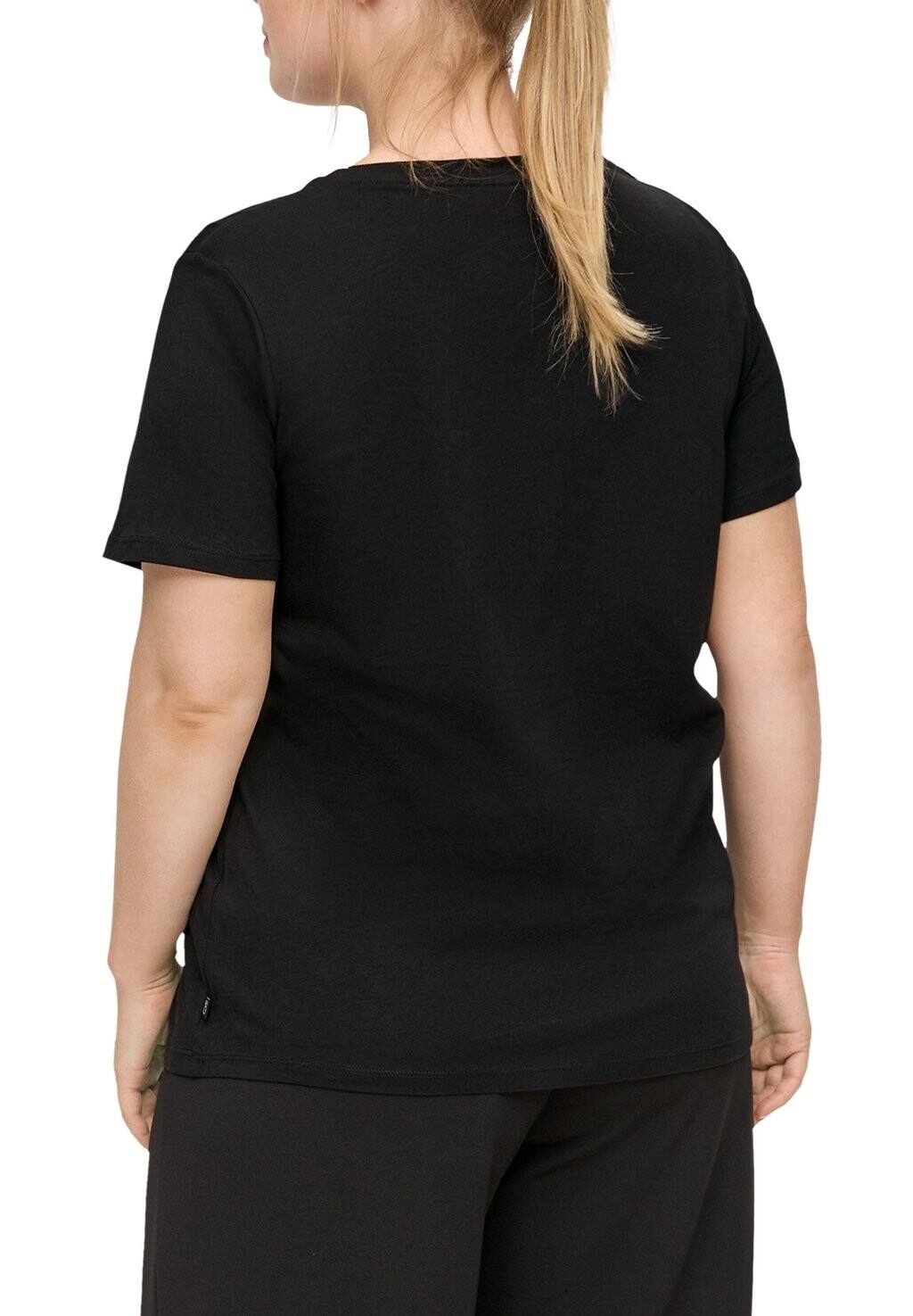 Футболка с принтом QS, черный
Футболка с принтом QS, черный