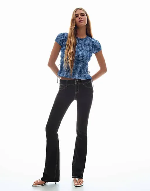 Черные джинсы Bershka Bootcut
Черные джинсы Bershka Bootcut