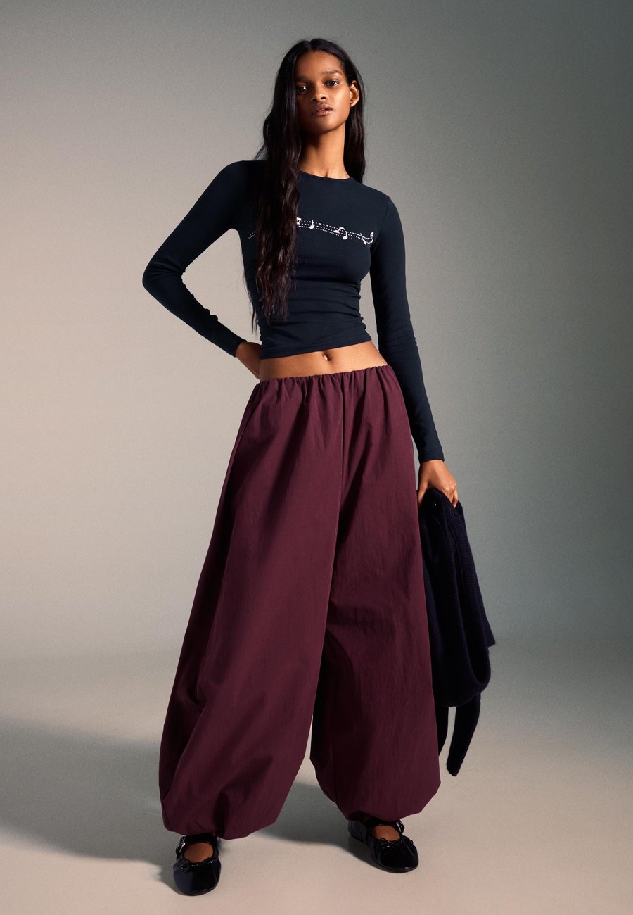 Топ Bershka PRINTED, Royal Blue
Топ Bershka PRINTED, Royal Blue