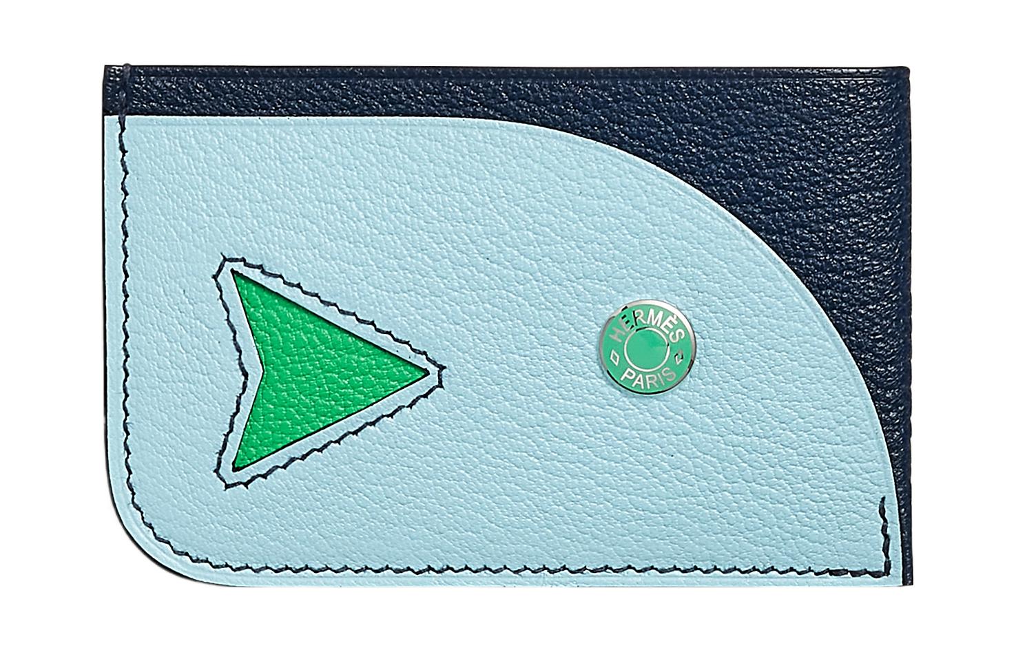 Кошелек-кардхолдер из кожи козы Poisson Mysore Женский Морской синий/Мягкий ветер синий/Комикс зеленый HERMES
Кошелек-кардхолдер из кожи козы Poisson Mysore Женский Морской синий/Мягкий ветер синий/Комикс зеленый HERMES