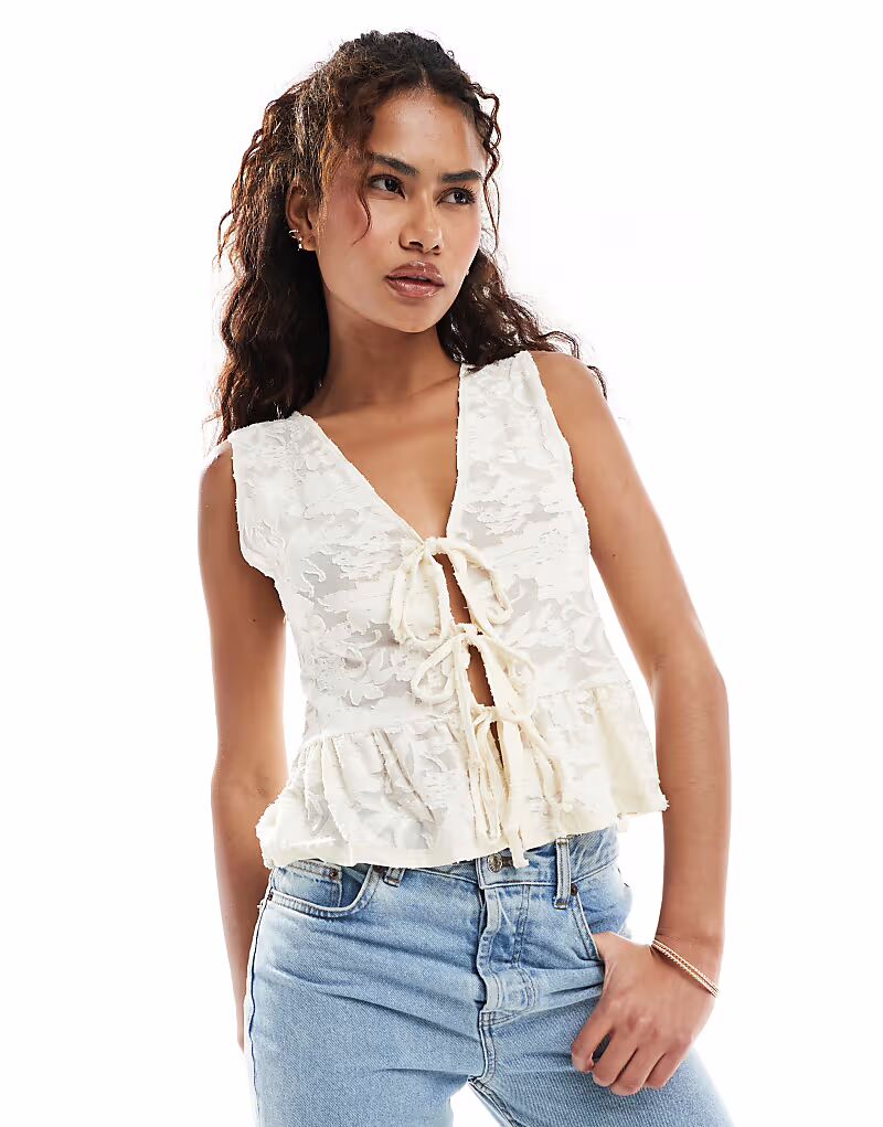 Кружевной топ Miss Selfridge без рукавов с завязками спереди, светло-бежевого цвета
Кружевной топ Miss Selfridge без рукавов с завязками спереди, светло-бежевого цвета