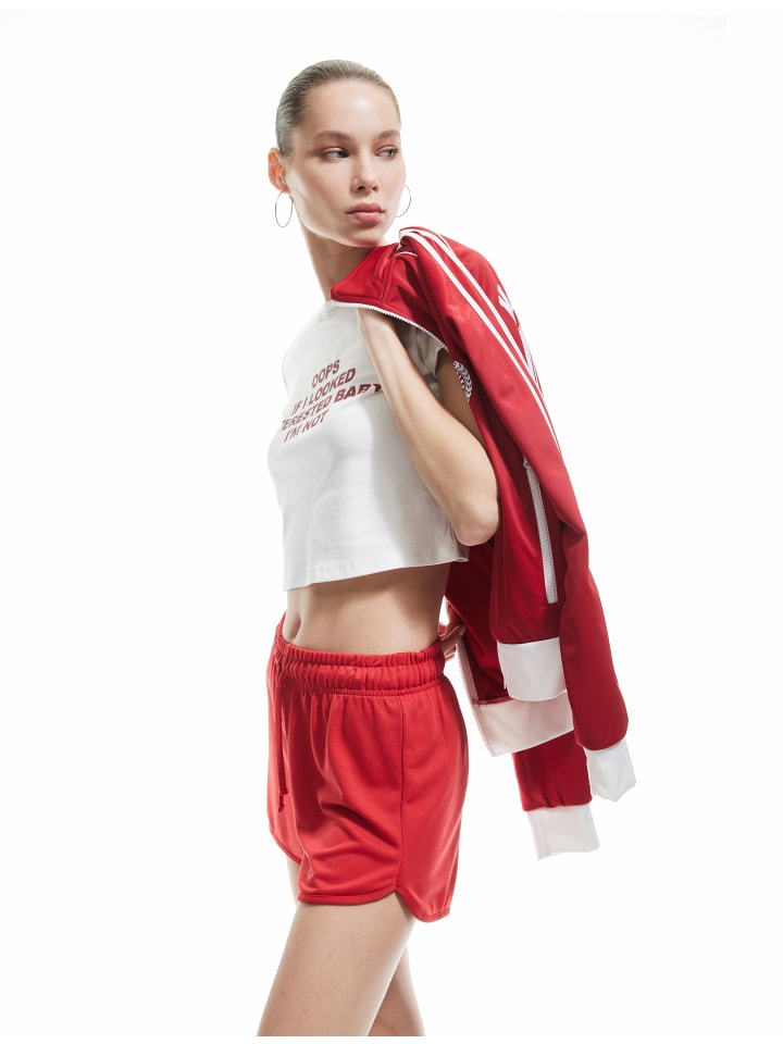 ФУТБОЛКА SS цвета экрю KOTON
ФУТБОЛКА SS цвета экрю KOTON