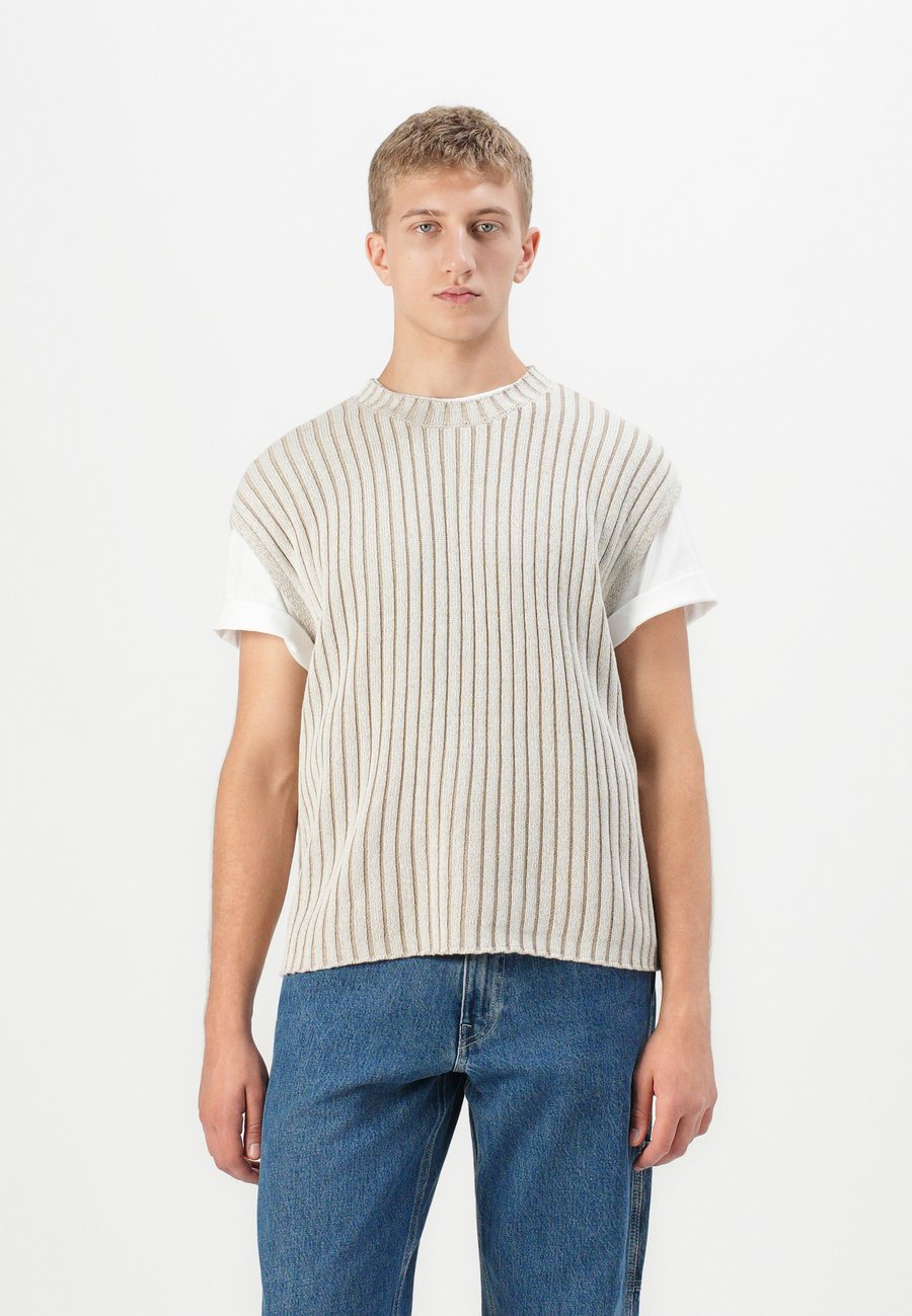 Джемпер Noisy May NMMARIE VEST UNISEX, Birch/Off-White
Джемпер Noisy May NMMARIE VEST UNISEX, Birch/Off-White