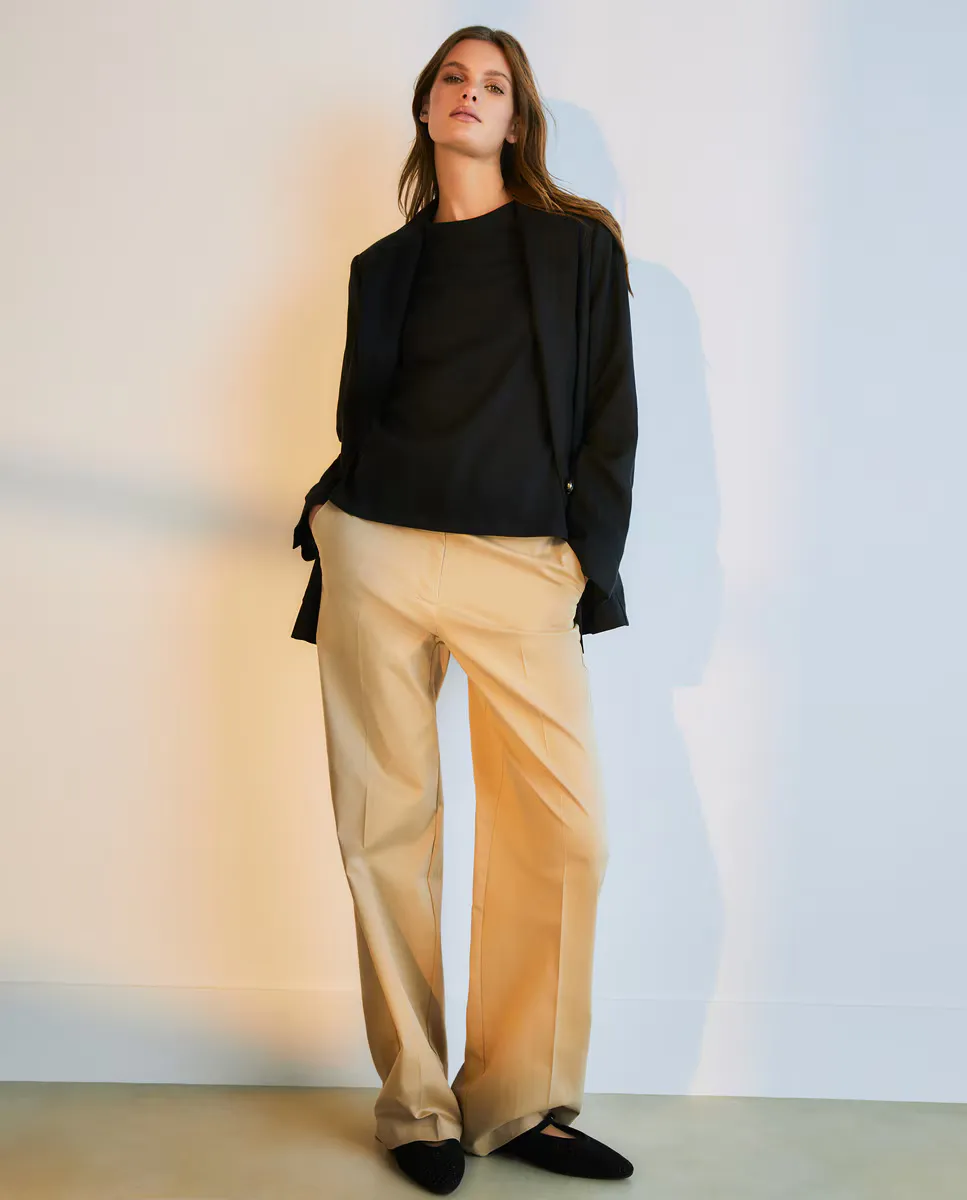 Женская базовая футболка с короткими рукавами Woman El Corte Inglés, чёрный
Женская базовая футболка с короткими рукавами Woman El Corte Inglés, чёрный