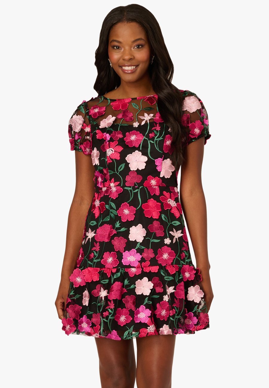 Платье Adrianna Papell EMBROIDERED FLOUNCE, Black Berry/Black
Платье Adrianna Papell EMBROIDERED FLOUNCE, Black Berry/Black