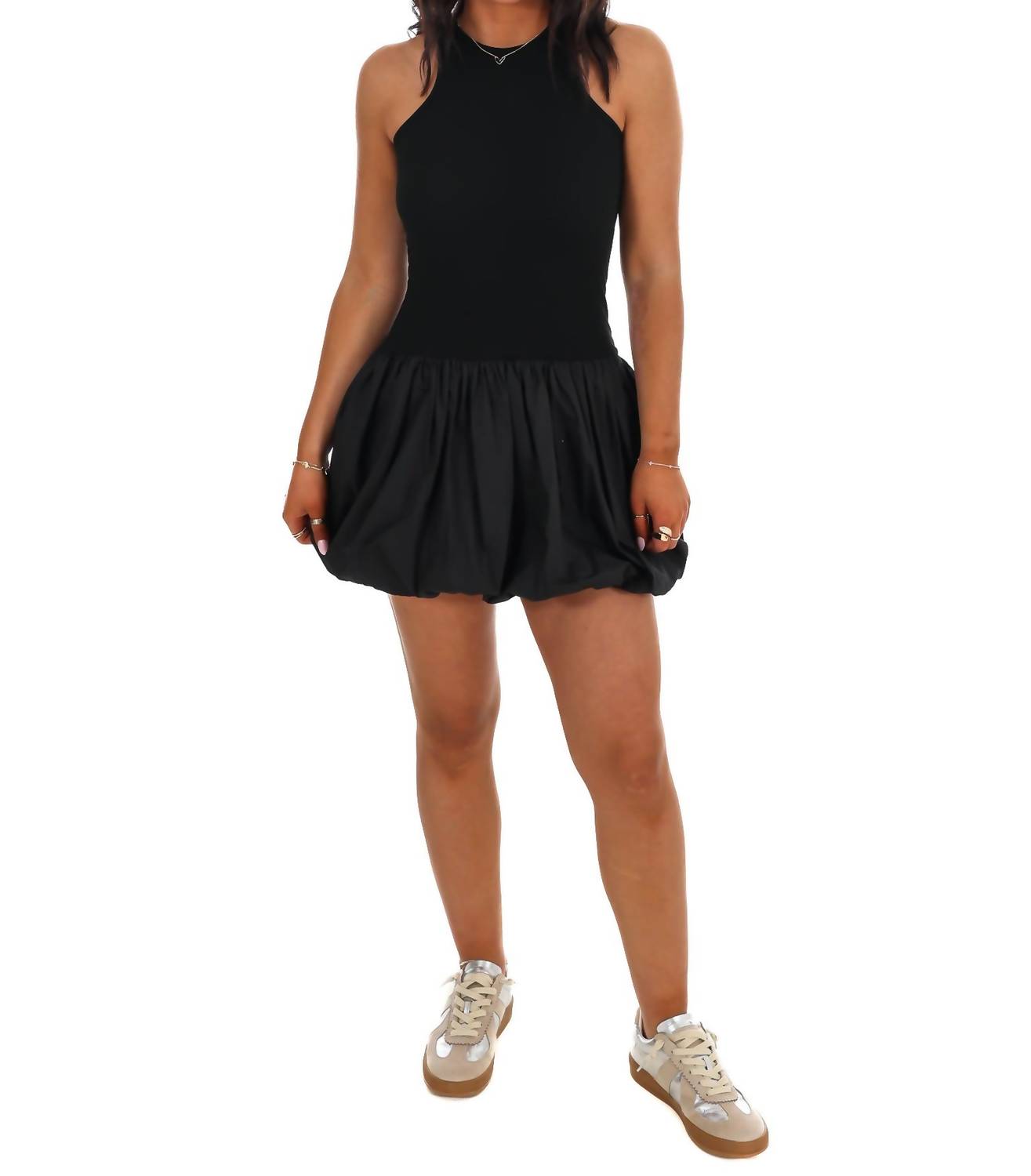 Черное мини-платье с пузырьковым подолом Right On Time Illa Illa
Черное мини-платье с пузырьковым подолом Right On Time Illa Illa