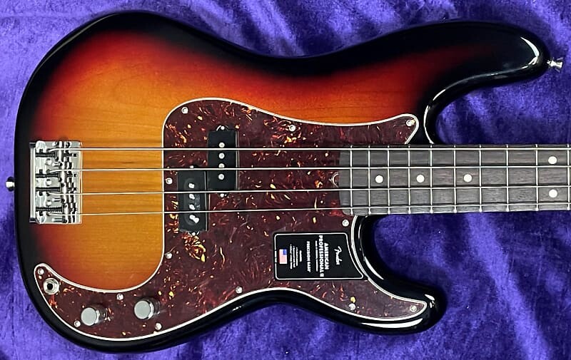 Басс гитара Fender AM Pro II Precision, 3-Tone Sunburst w/ Rosewood
Басс гитара Fender AM Pro II Precision, 3-Tone Sunburst w/ Rosewood