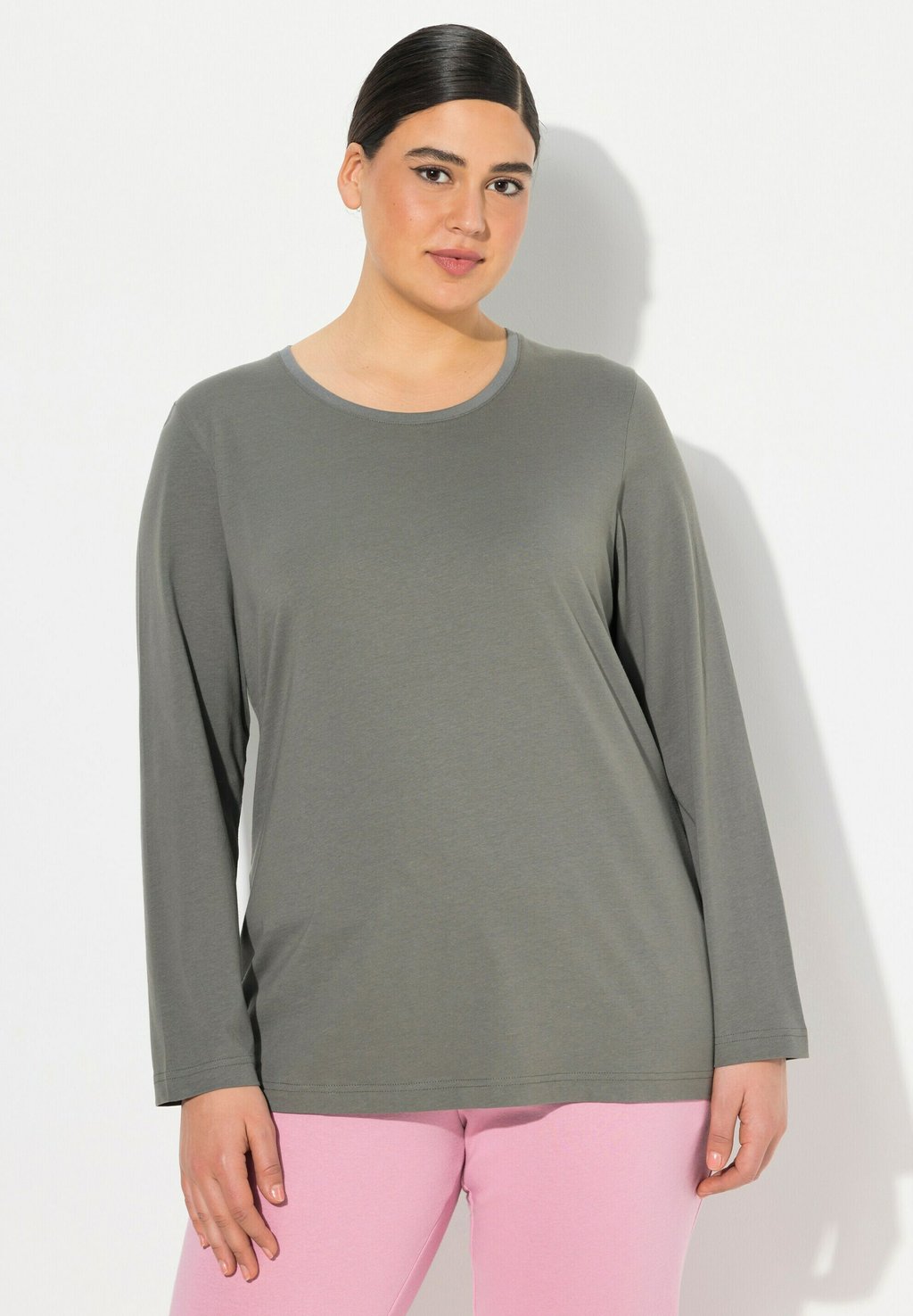 Топ с длинными рукавами COL ROND EN MÉLANGÉ Ulla Popken, темно-серый
Топ с длинными рукавами COL ROND EN MÉLANGÉ Ulla Popken, темно-серый