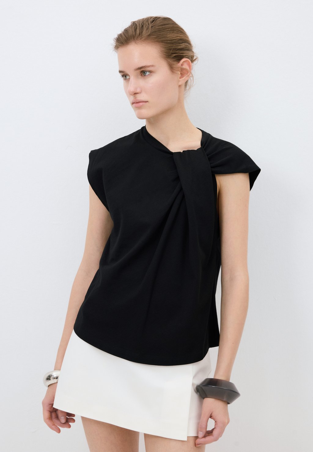 Блуза KNOT DETAILED - Basic T-shirt adL, черный 
Блуза KNOT DETAILED - Basic T-shirt adL, черный