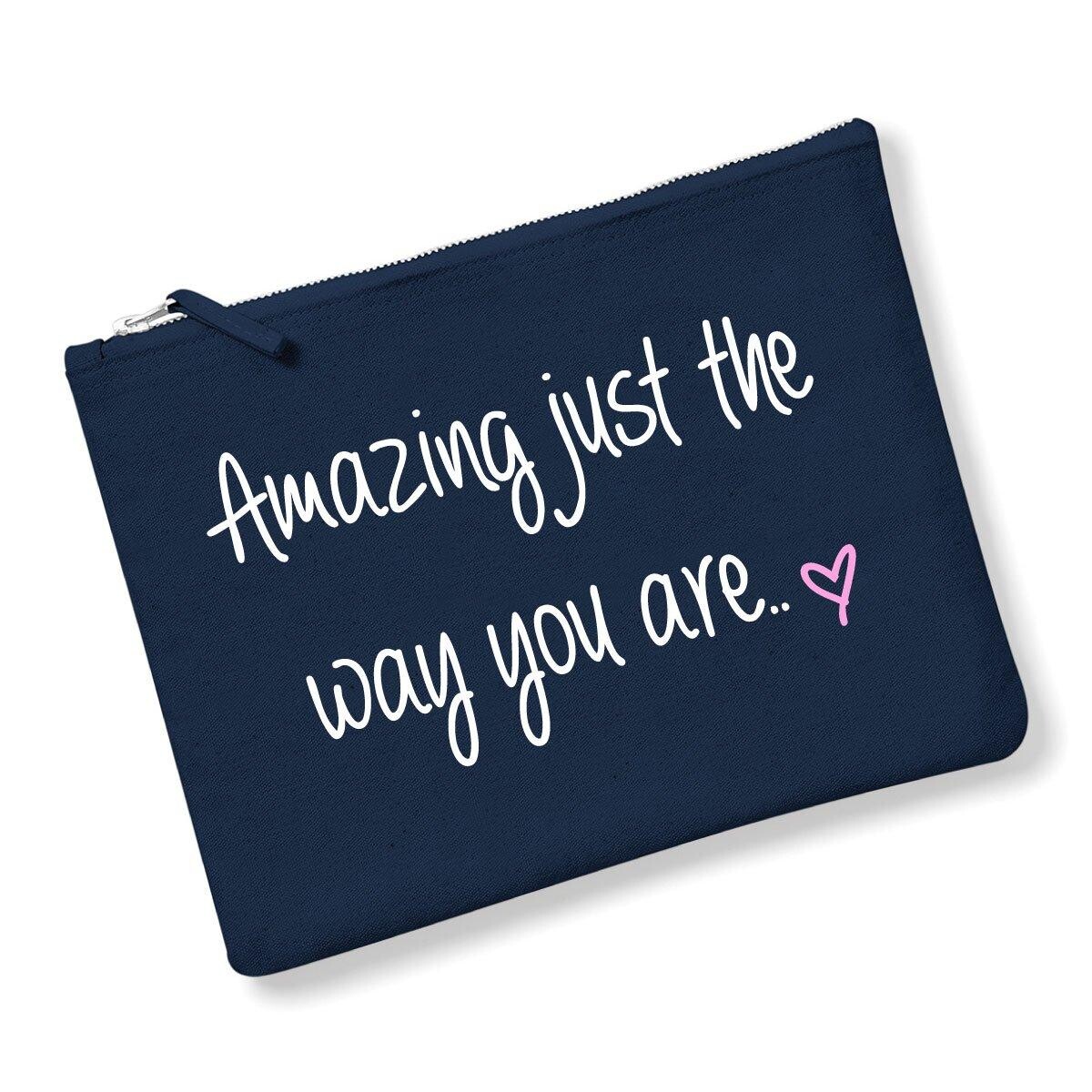 Сумка для макияжа Amazing Just The Way You Are Темно-синий, Серый или Розовый 60 SECOND MAKEOVER, темно-синий
Сумка для макияжа Amazing Just The Way You Are Темно-синий, Серый или Розовый 60 SECOND MAKEOVER, темно-синий