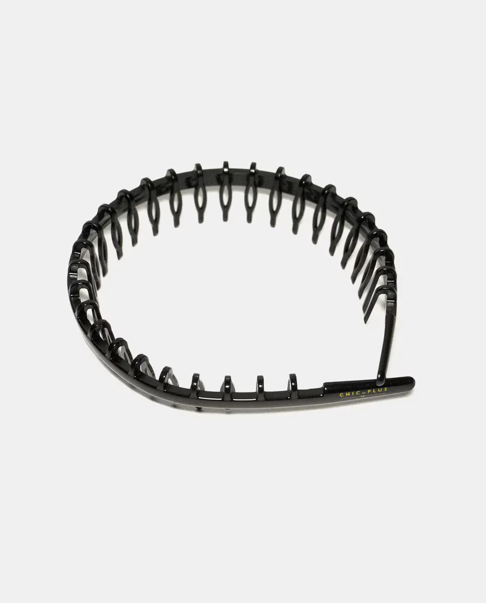 Повязка на голову с крючками черного цвета Chic Plus Paris
Повязка на голову с крючками черного цвета Chic Plus Paris