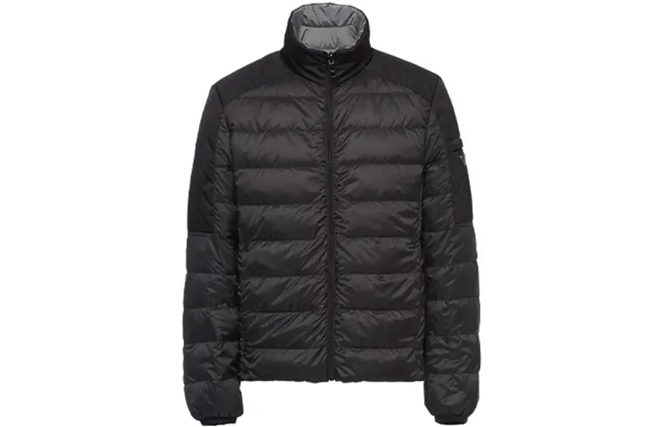 Пуховик мужской Prada, черный / серый
Пуховик мужской Prada, черный / серый