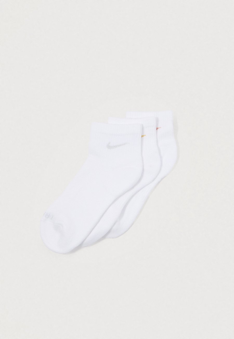 Носки Nike Performance EVERYDAY PLUS CUSHIONED ANKLE 3 PACK UNISEX , White
Носки Nike Performance EVERYDAY PLUS CUSHIONED ANKLE 3 PACK UNISEX , White