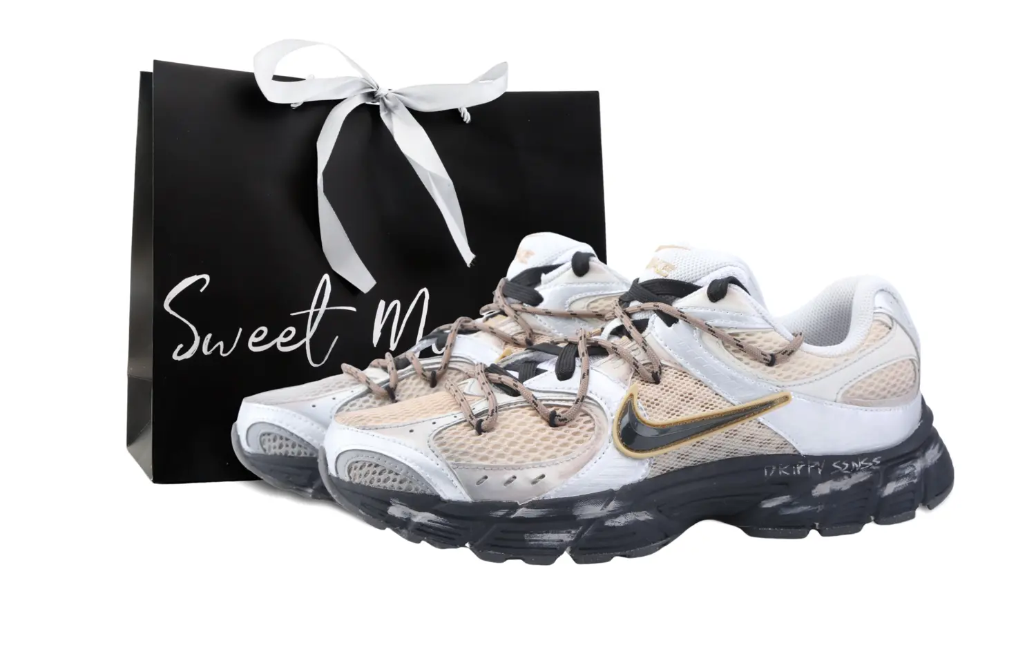 Nike V5 RNR дышащие низкие кроссовки унисекс beige black
Nike V5 RNR дышащие низкие кроссовки унисекс beige black