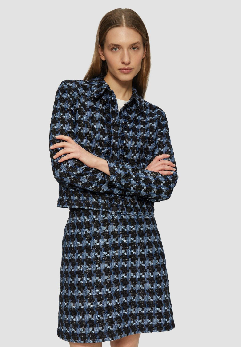 Летняя куртка MIT FRANSEN AN DER KNOPFLEISTE s.Oliver, черный
Летняя куртка MIT FRANSEN AN DER KNOPFLEISTE s.Oliver, черный