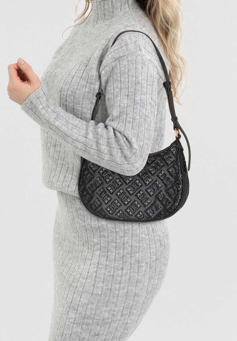 Сумка HALF MOON MINI LOGO Pinko, черный
Сумка HALF MOON MINI LOGO Pinko, черный