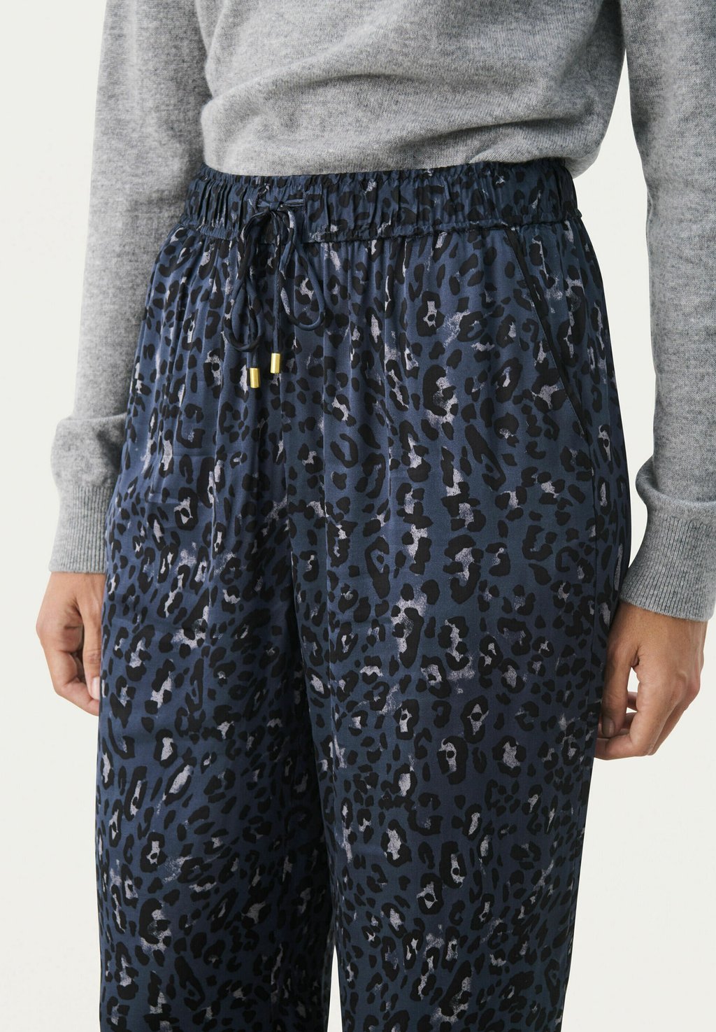 Брюки MAJ Part Two, темно-синий
Брюки MAJ Part Two, темно-синий