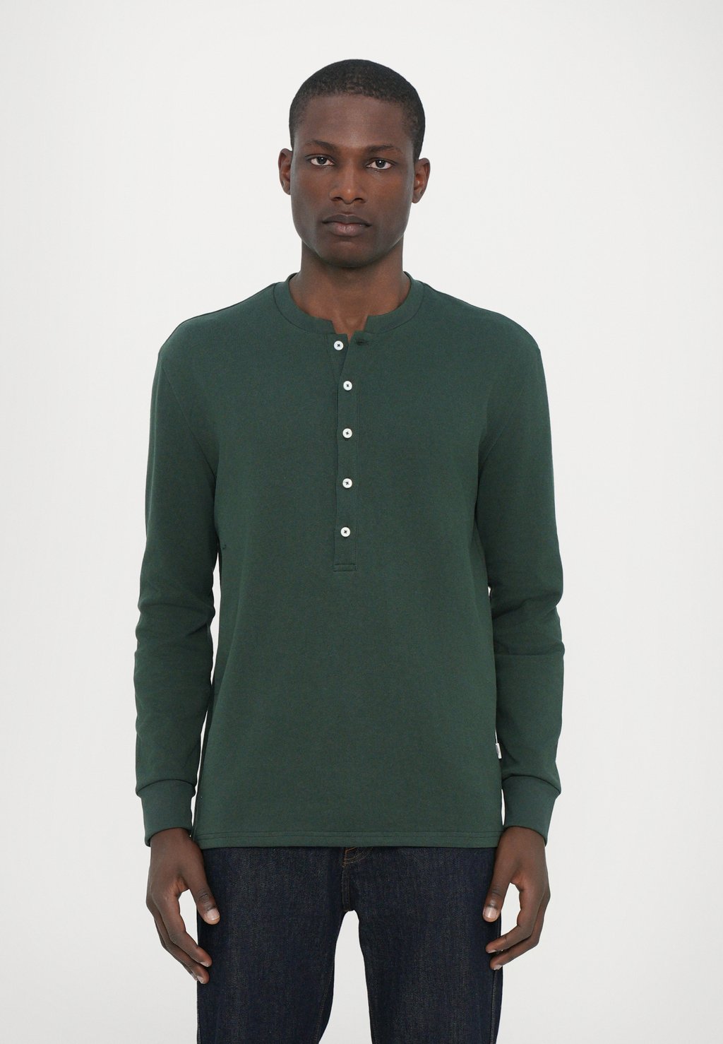 Лонгслив Essential Collective, темно-зеленый
Лонгслив Essential Collective, темно-зеленый