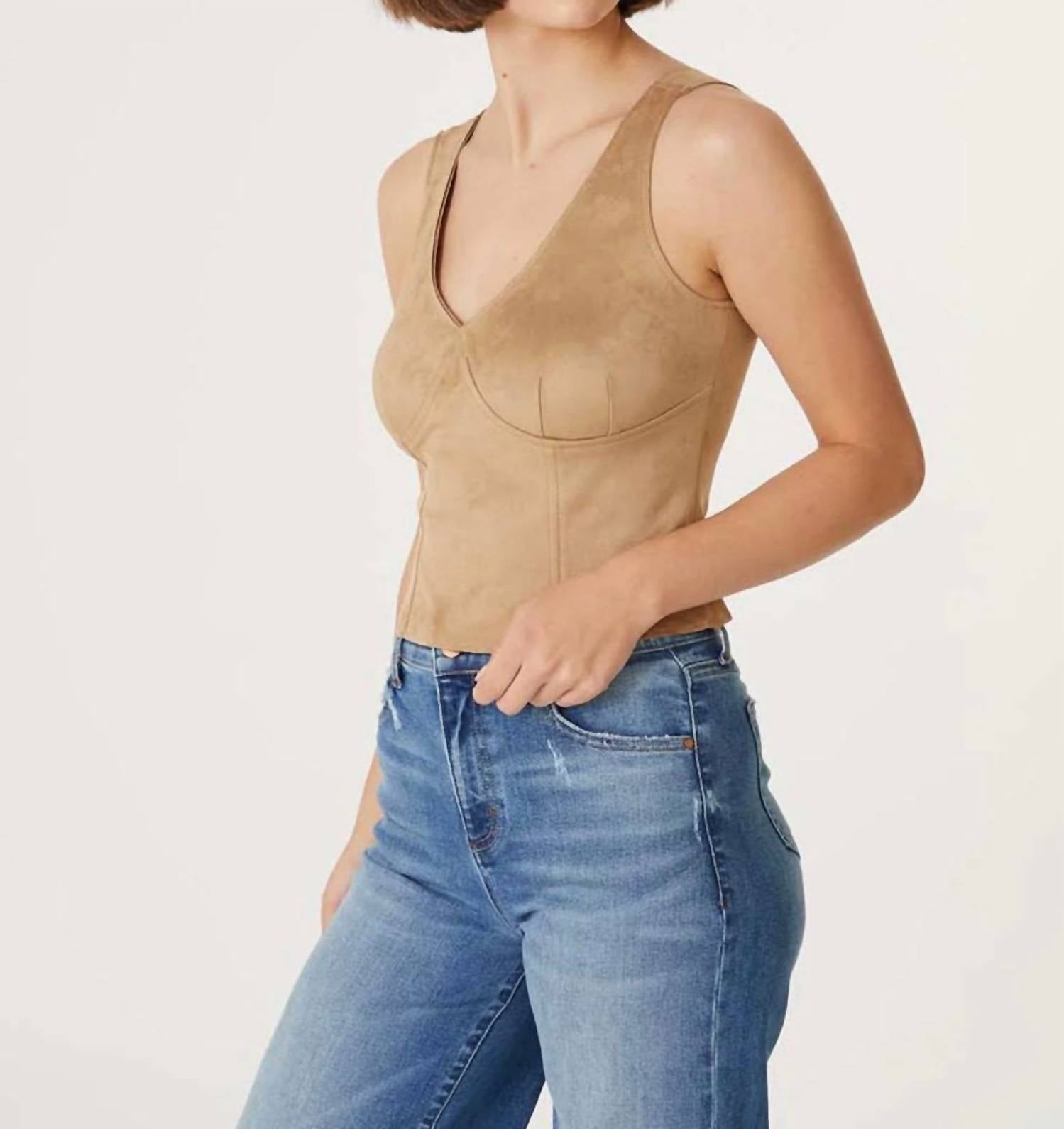 Майка Francis из искусственной замши золотистого цвета Level98, золотой
Майка Francis из искусственной замши золотистого цвета Level98, золотой