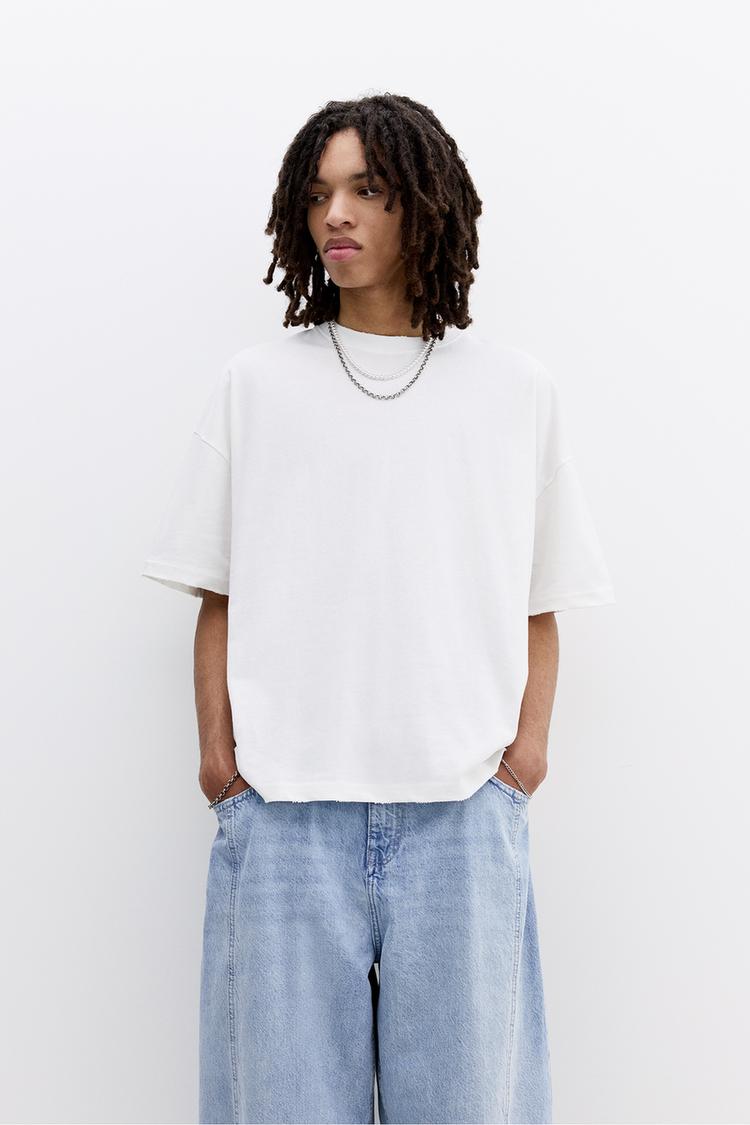 Футболка с коротким рукавом Pull And Bear, белый 
Футболка с коротким рукавом Pull And Bear, белый