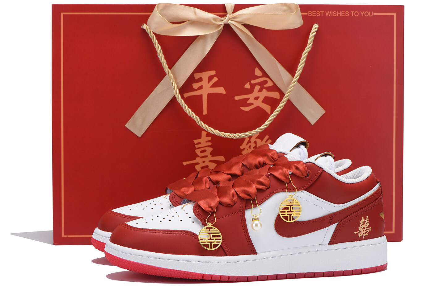 Кроссовки Air Jordan 1 Kids' Basketball Shoes Grade School, красный
Кроссовки Air Jordan 1 Kids' Basketball Shoes Grade School, красный