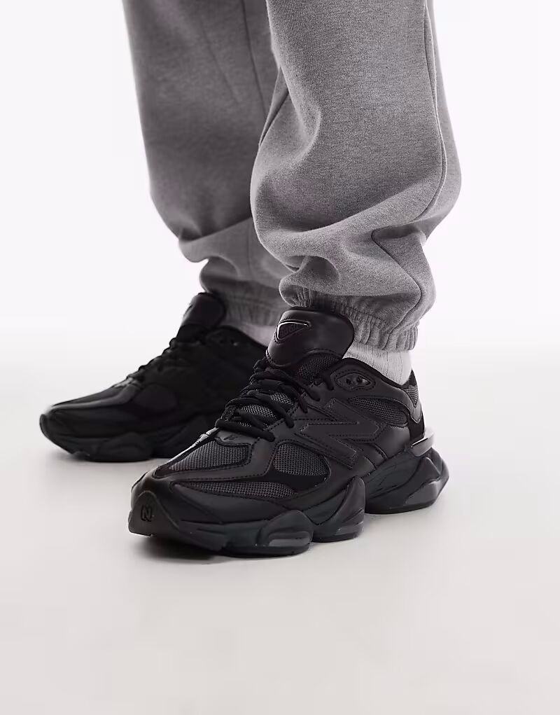 Кроссовки унисекс 9060 в тройном черном цвете New Balance
Кроссовки унисекс 9060 в тройном черном цвете New Balance