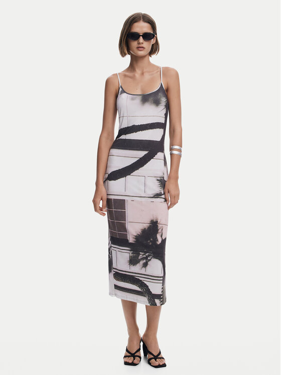 Летнее платье стандартный крой 25SWVK56 Desigual, мультиколор
Летнее платье стандартный крой 25SWVK56 Desigual, мультиколор