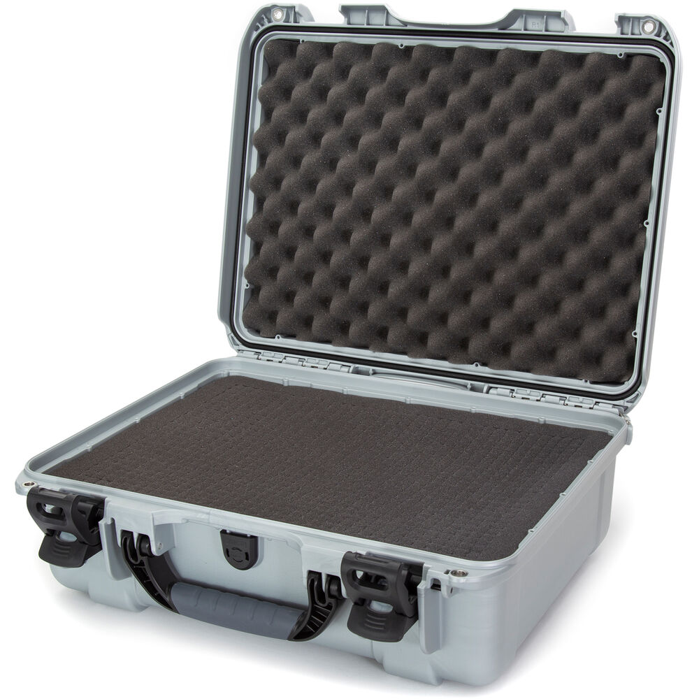 Жесткий чехол Nanuk 930 с пеной (серебристый)
Жесткий чехол Nanuk 930 с пеной (серебристый)