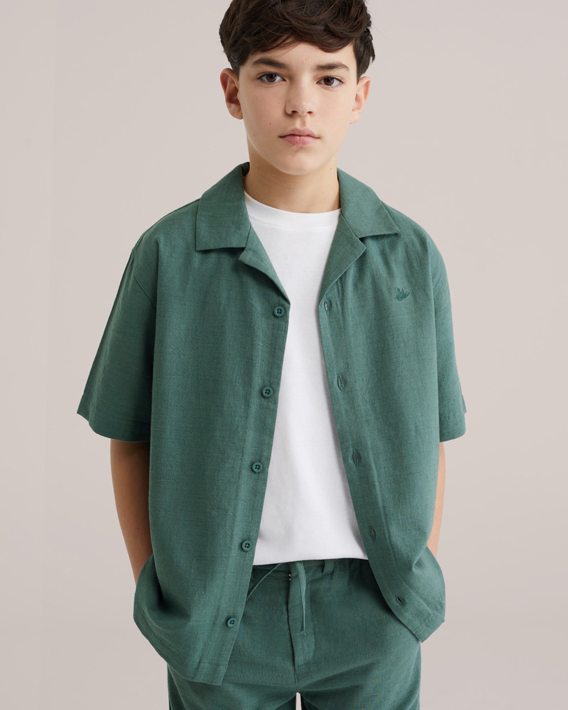 WE Fashion Рубашка на пуговицах комфортного кроя в изумрудном цвете
WE Fashion Рубашка на пуговицах комфортного кроя в изумрудном цвете