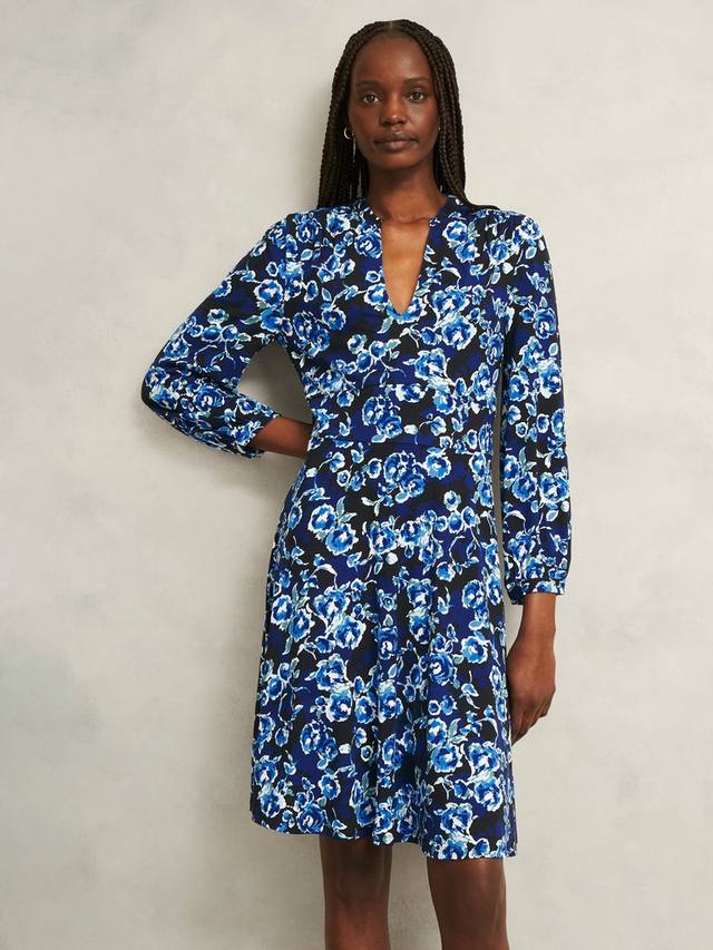 Платье Harper Petite с длинными рукавами и цветочным принтом, V-образным вырезом и силуэтом A-line Hobbs
Платье Harper Petite с длинными рукавами и цветочным принтом, V-образным вырезом и силуэтом A-line Hobbs