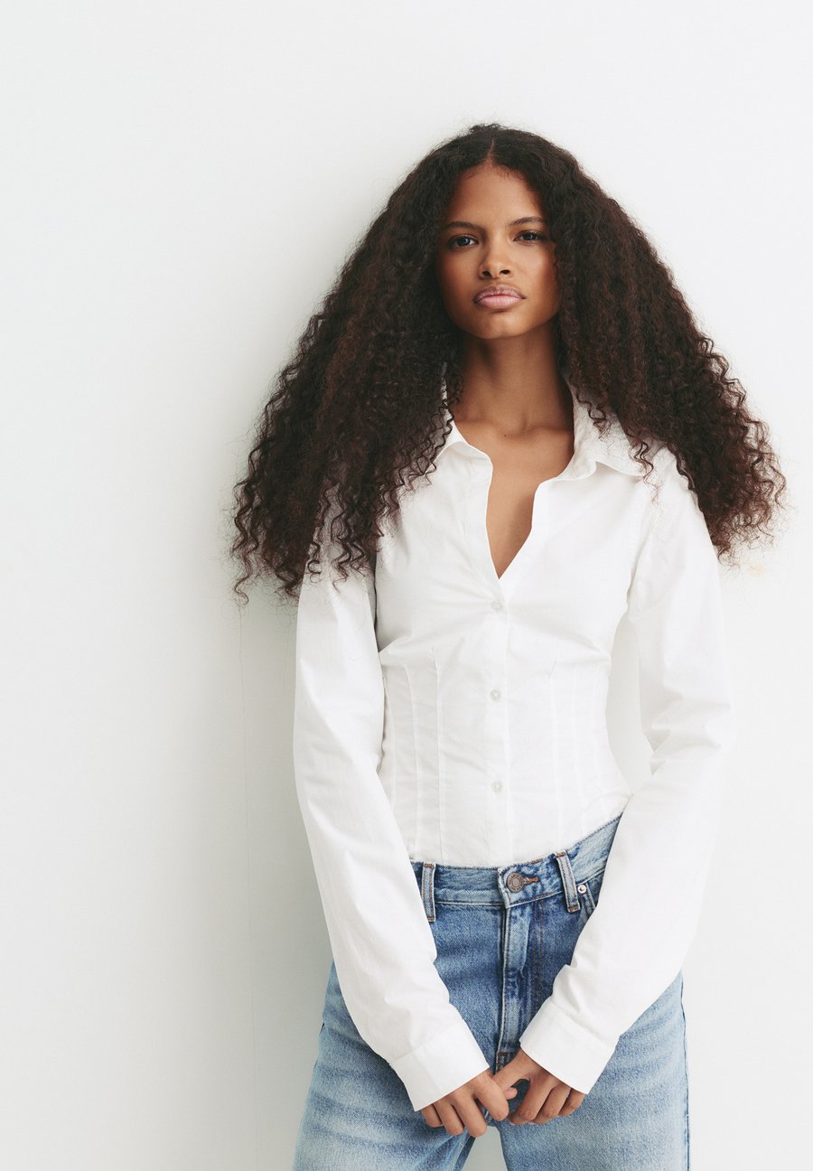 Блуза PULL&BEAR Button-down blouse, White
Блуза PULL&BEAR Button-down blouse, White