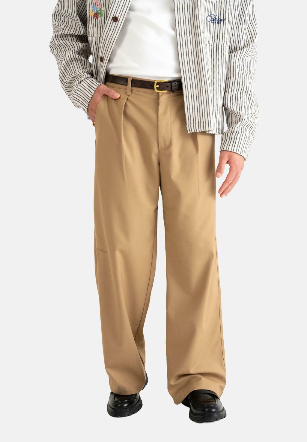 Брюки SOHO PLEATED PROHIBITED, бежевый
Брюки SOHO PLEATED PROHIBITED, бежевый